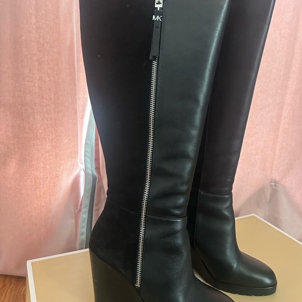 MICHAEL Michael Kors' Clara wedge boots Sz 8 - Picture 3 of 5
